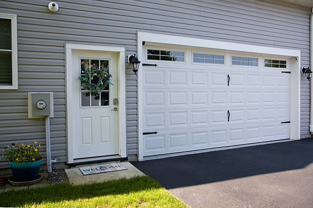 24/7 Emergency Garage Door Panel Replacement experts in Bells, TX